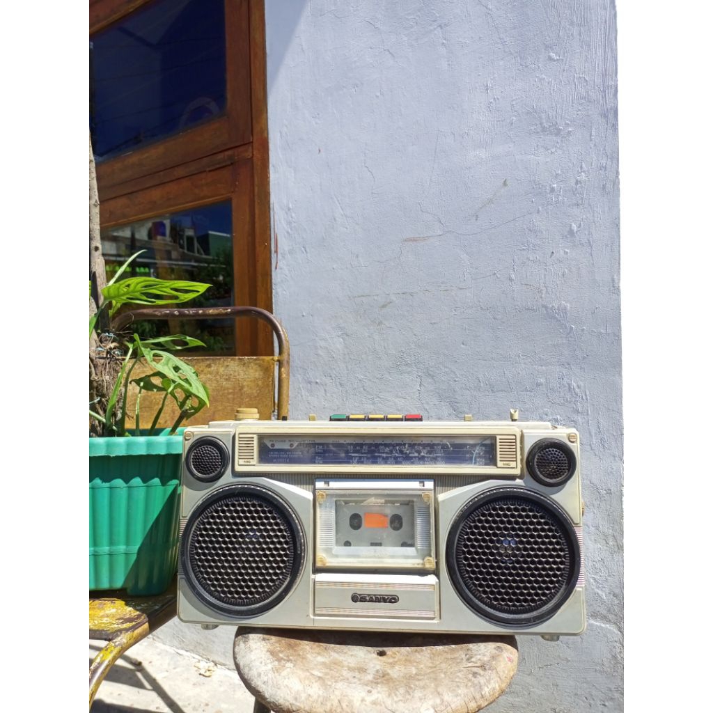 radio vintage merk sanyo