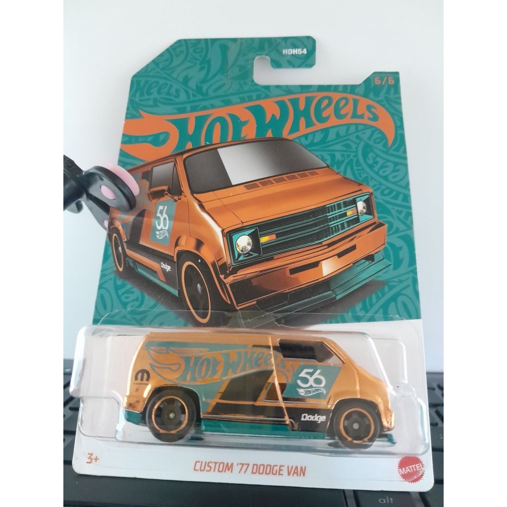 256. HOT WHEELS CUSTOM 77 DOODGE VAN SERIES