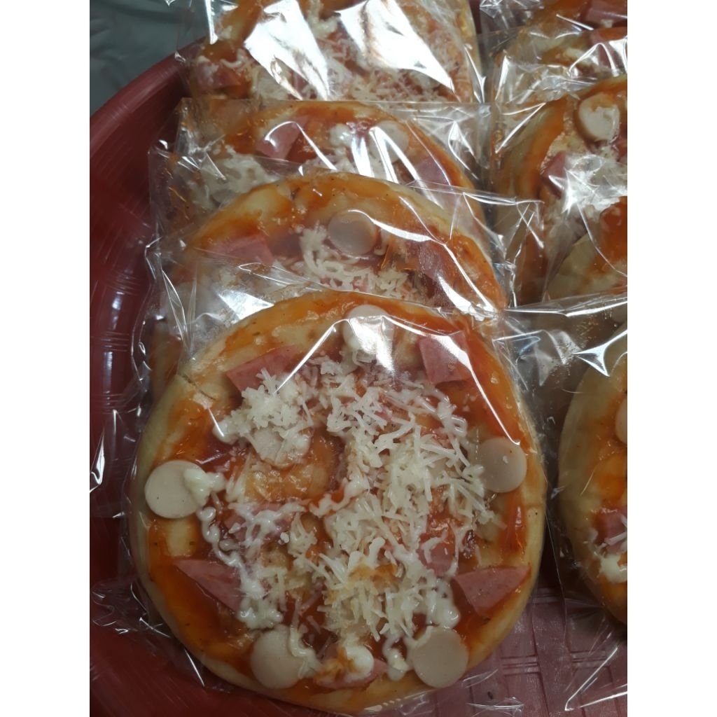 

Pizza Mini Homemade Frozen isi 6 pcs/pack D. 10cm HALAL