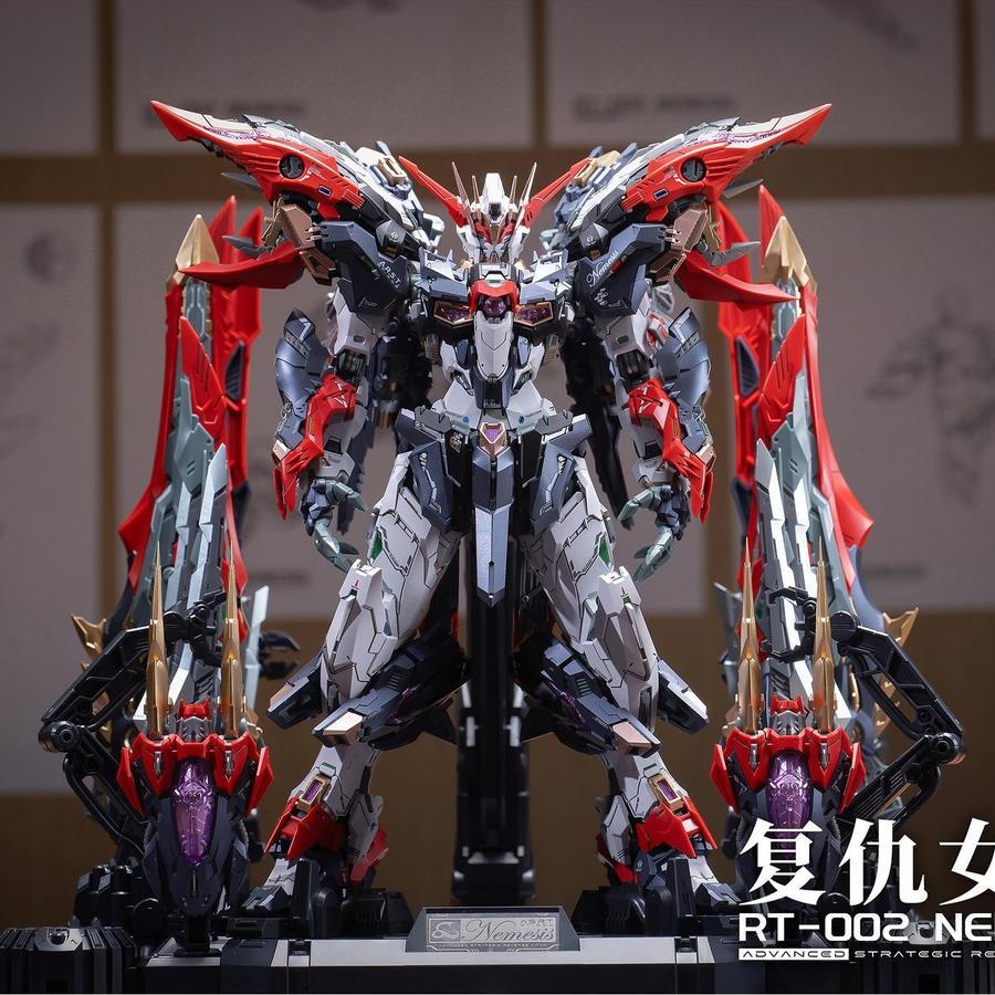 Infinite Dimension 1/100 Revenge Titan RT-002 Nemesis Model Kit