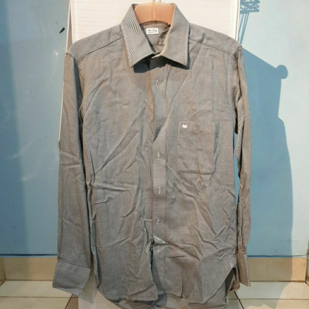 Preloved Second Kemeja Laki Pria Baju Kaos Garis Salur Abu Grey Shirt Factory Choya Atasan