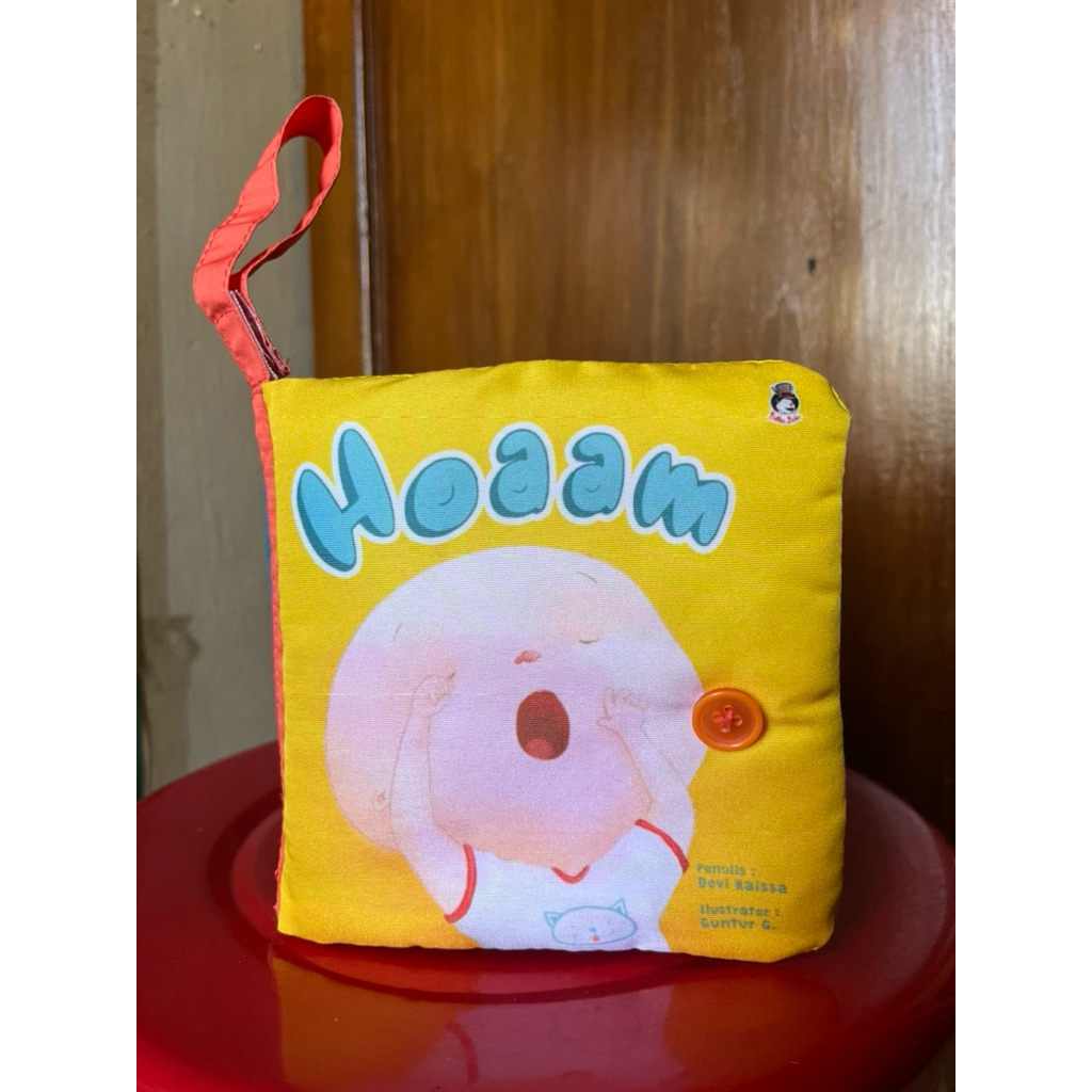 Preloved Rabbit Hole - Hoaam - Buku Anak (Soft Book)