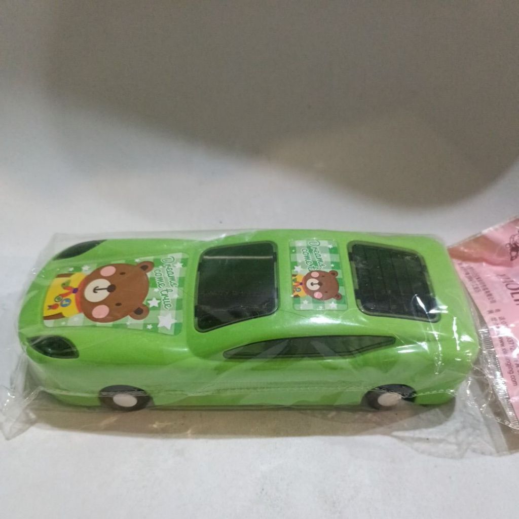 

kotak pensil mobil, roda aktif, termasuk isi