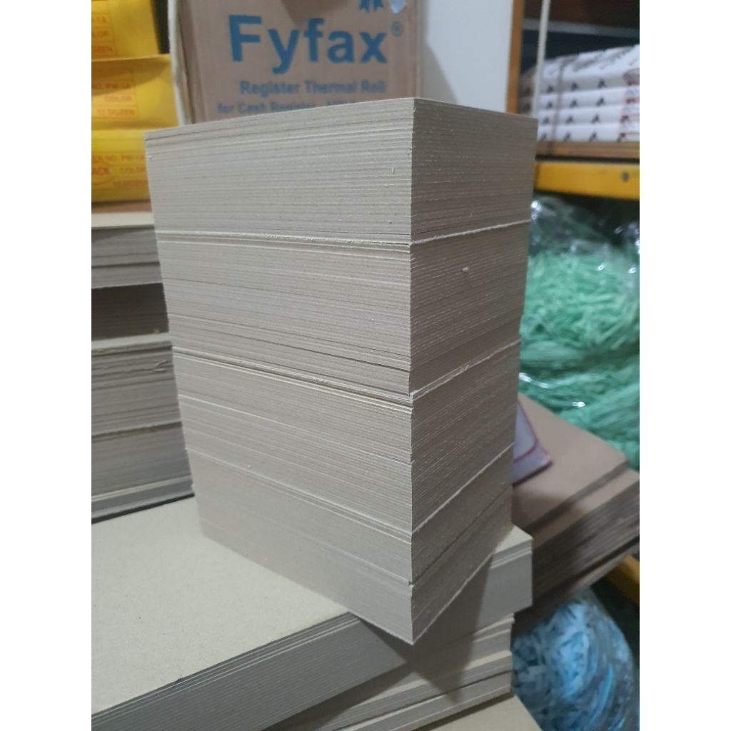 

Yellowboard No.40 / bot karton hard board - A6 (10,5X15)