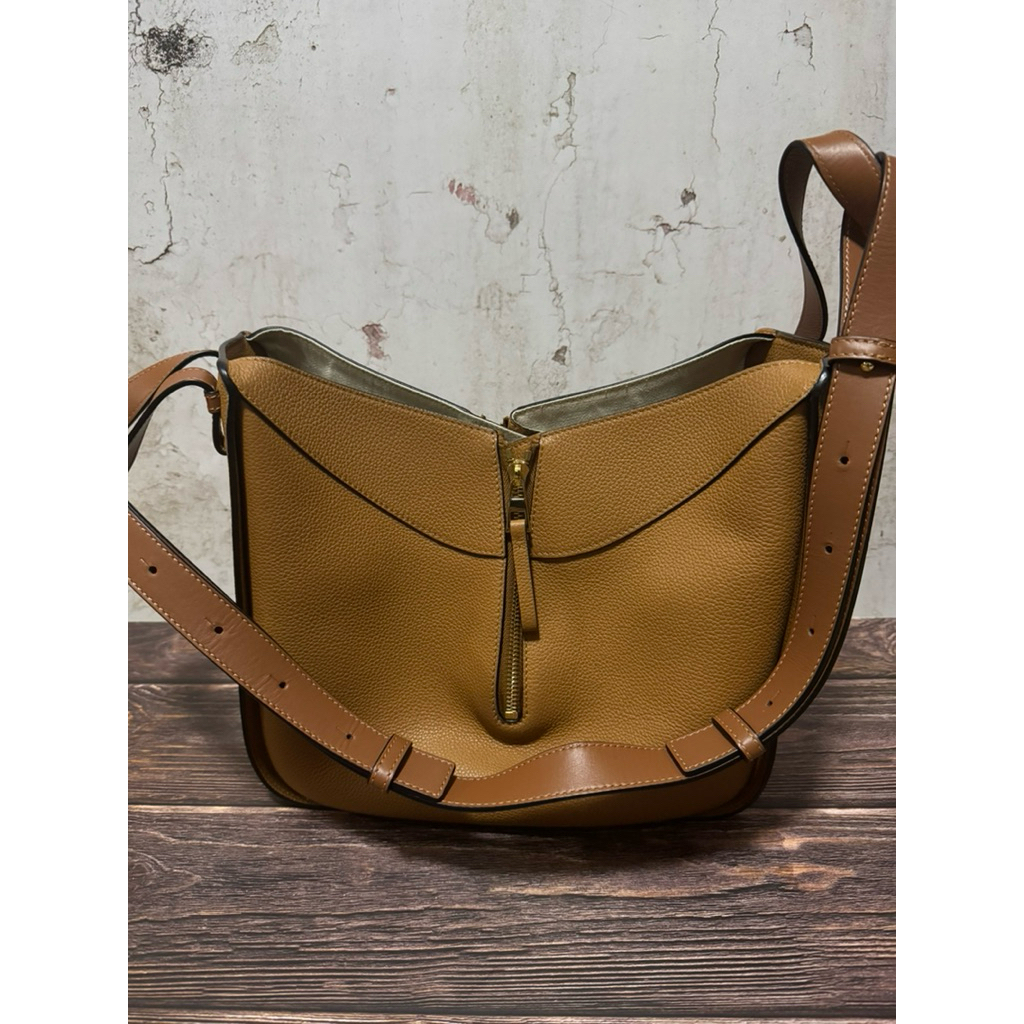 Preloved - Authentic Loewe Small Hammock Bag in Soft Grained Calfskin