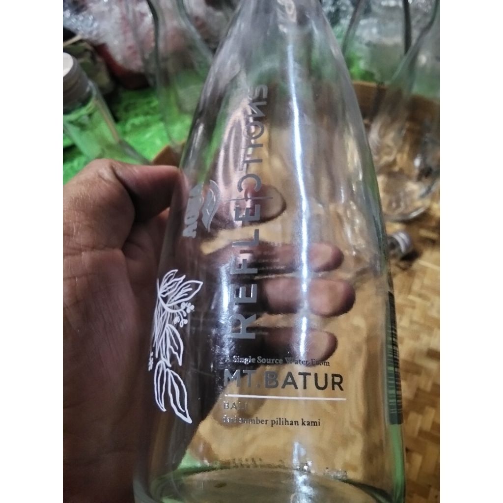 Botol Kaca Aqua Reflection 750 Ml Kosong Untuk  Hiasan Vas Bunga Taman Gelas Tempat Ikan Air Dingin 
