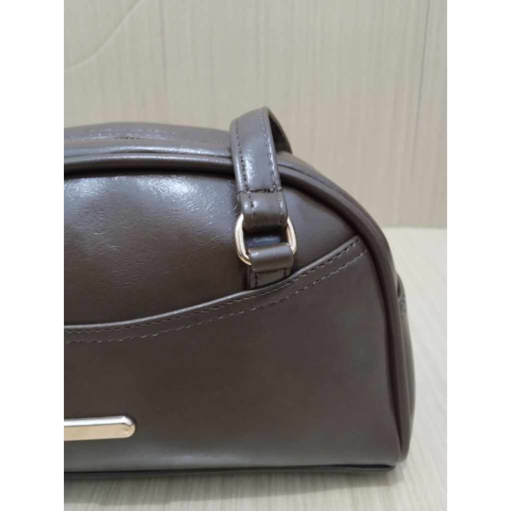 tas shoulderbag wanita oval