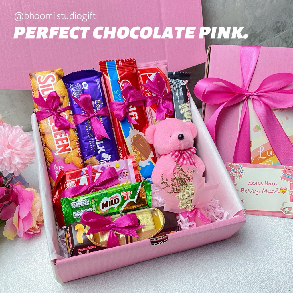 

Kado Serba Pink | Hampers Cokelat| Kado Ulang Tahun | Kado Wisuda| Hadiah Pacar| Kado Natal Giftsets