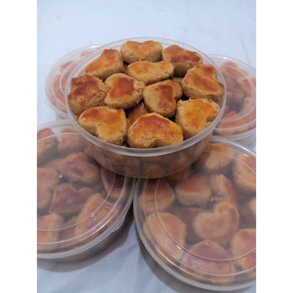 

Kue Kacang 450gr – Camilan Renyah Gurih Kemasan Toples Elegan