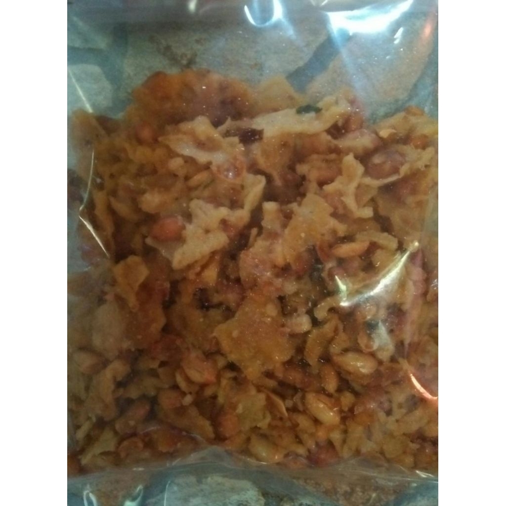 

PROMO REMUKAN PEYEK KACANG 250GR/ 1/4KG Renyah , Gurih , Enak