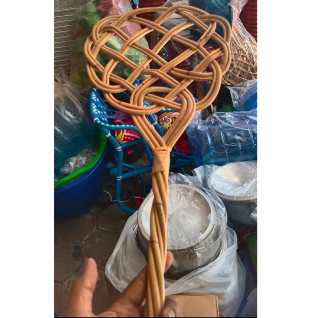 PEMUKUL KASUR ROTAN