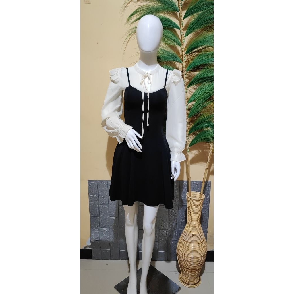 mini dress hitam putih tulang