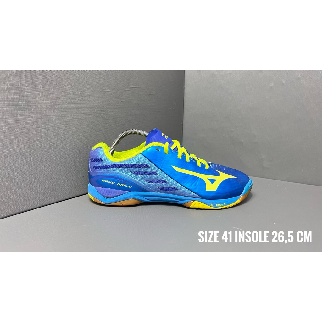 mizuno drive biru/sepatu tenis meja/sepatu pingpong