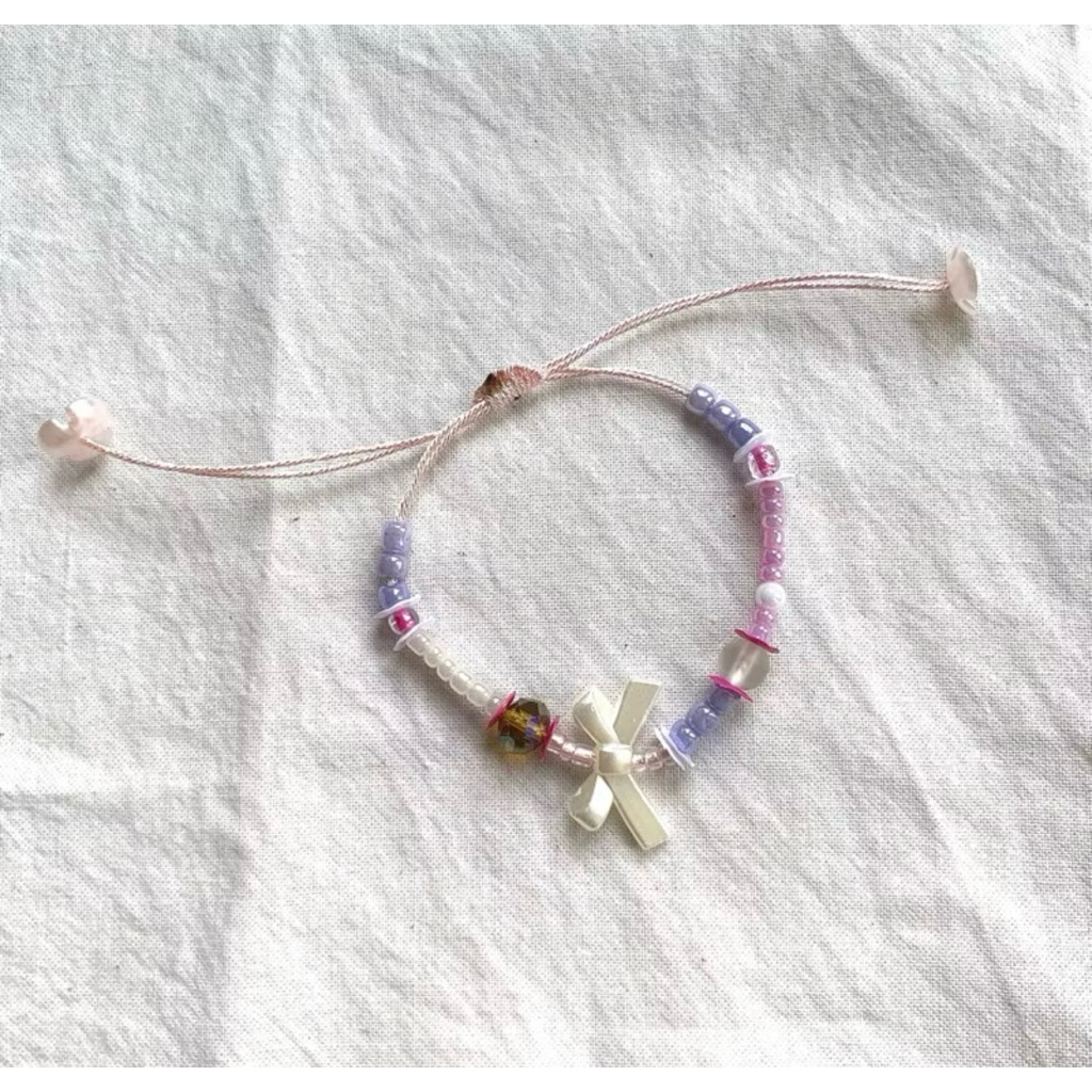 

pita putih tengah bracelet