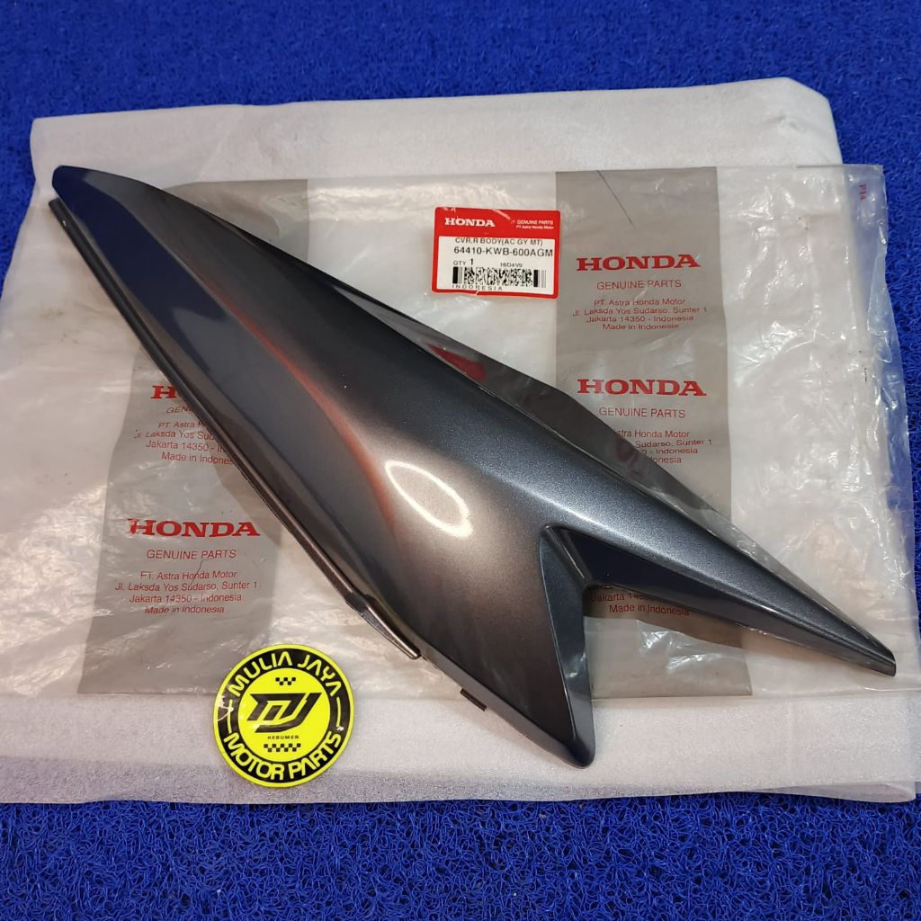 COVER BODY BODI BELAKANG KANAN ATAU COVER R BODY(AC GY MT) HONDA BLADE 110 OLD LAMA GRAY ORIGINAL AH