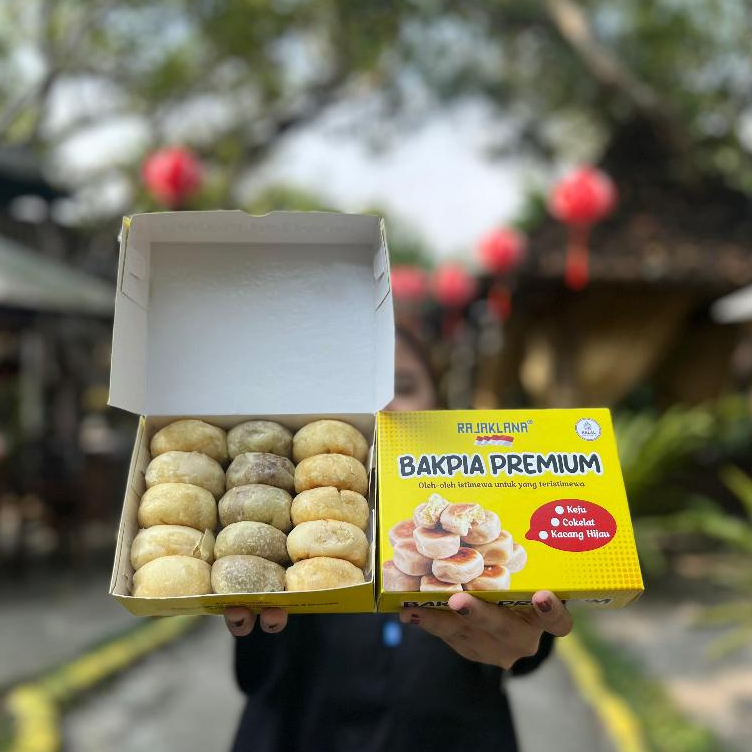 

Bakpia Premium Rajaklana Lembut Isi 15 pcs | Oleh-oleh Khas Jogja Tanpa Pengawet – Fresh Setiap Hari