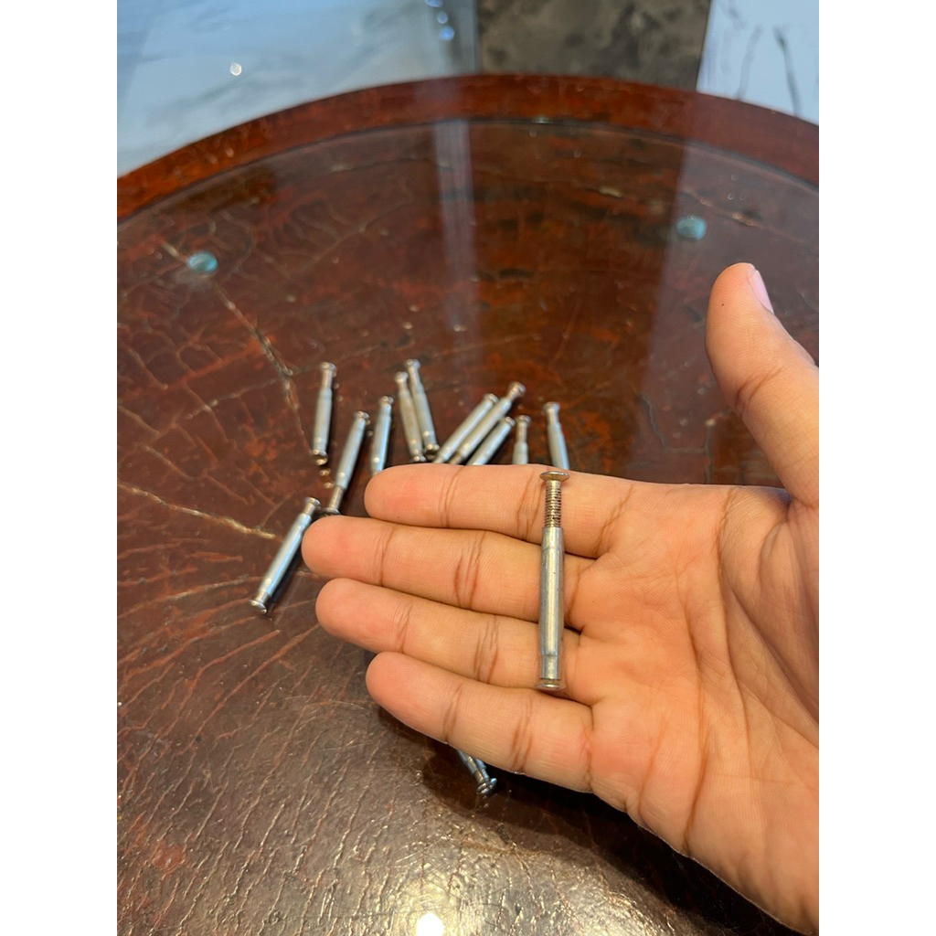 baut tembus handle pintu