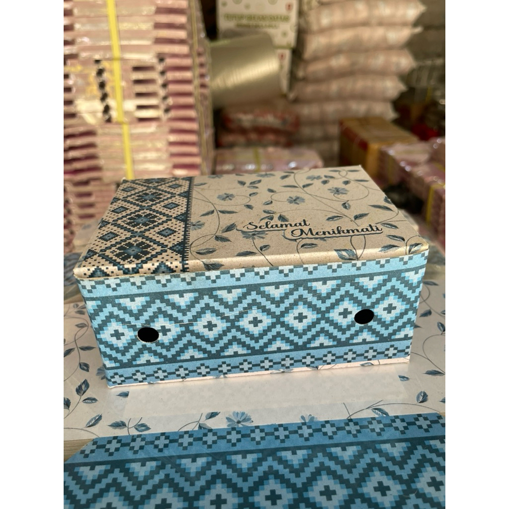 

Dus snack / dus kue / snack box isi 100 pcs kualitas terjamin motif sinyoku biru