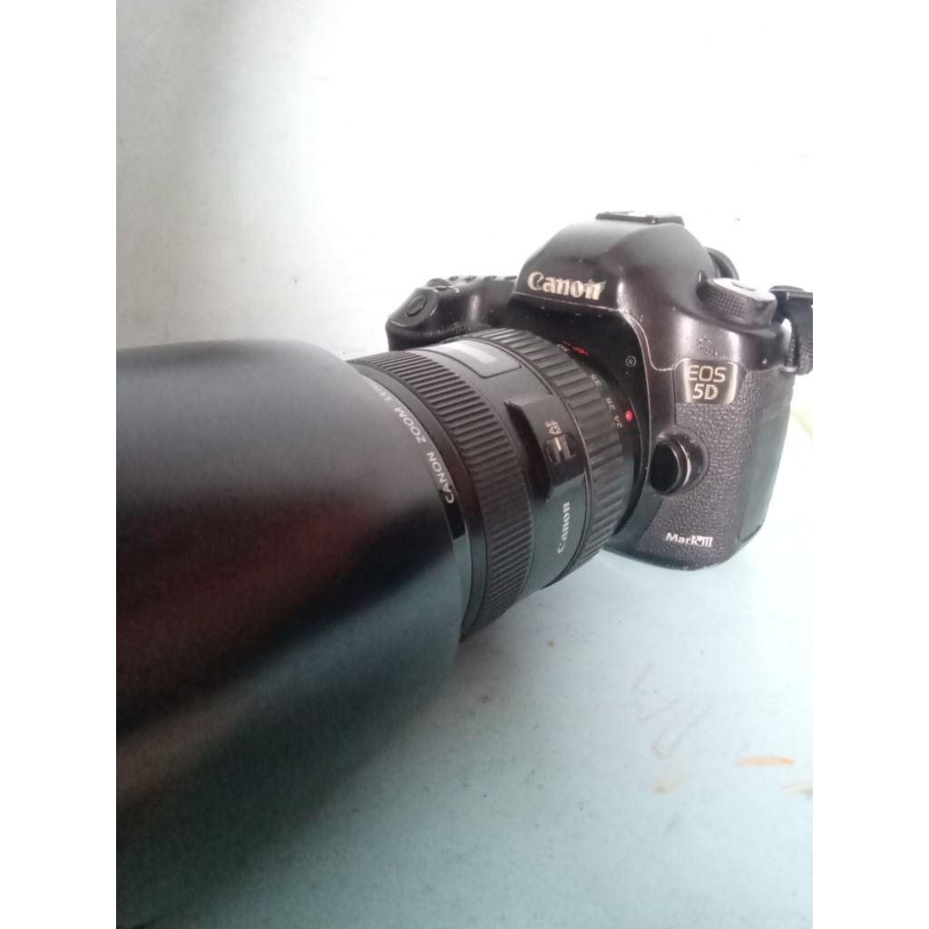 Canon 5D Mark III + Lensa 24-70mm F2,8 L USM