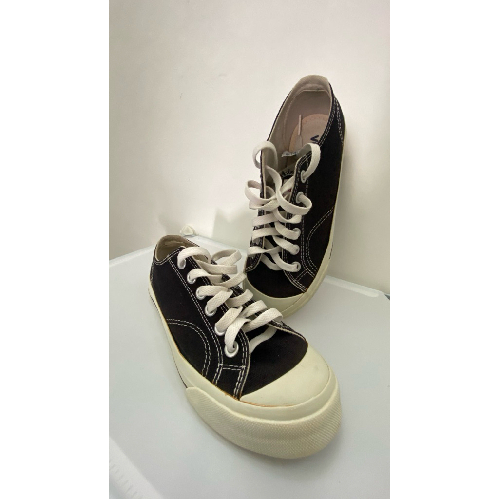Ventela sepatu anak (preloved)