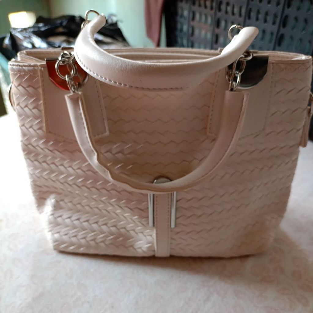 Tas Selempang Wanita Cocok Untuk Kondangan Warna Cream