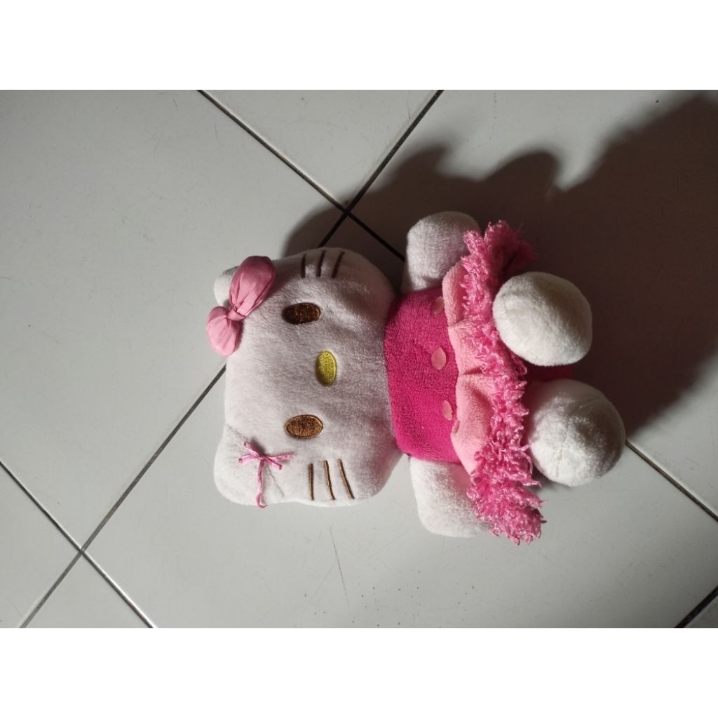 preloved boneka hello Kitty kecil