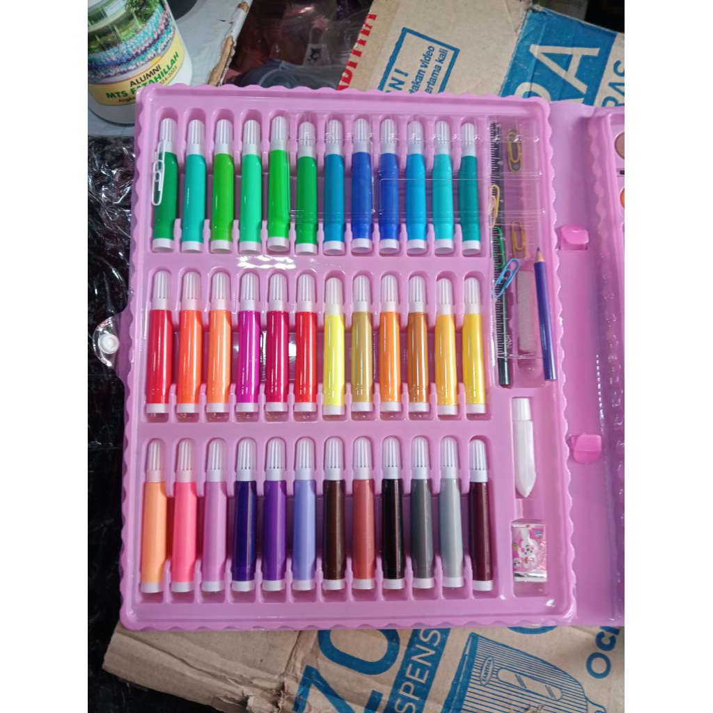 

LS perlengkapan menggambar krayon pensil anak set koper 150 in 1