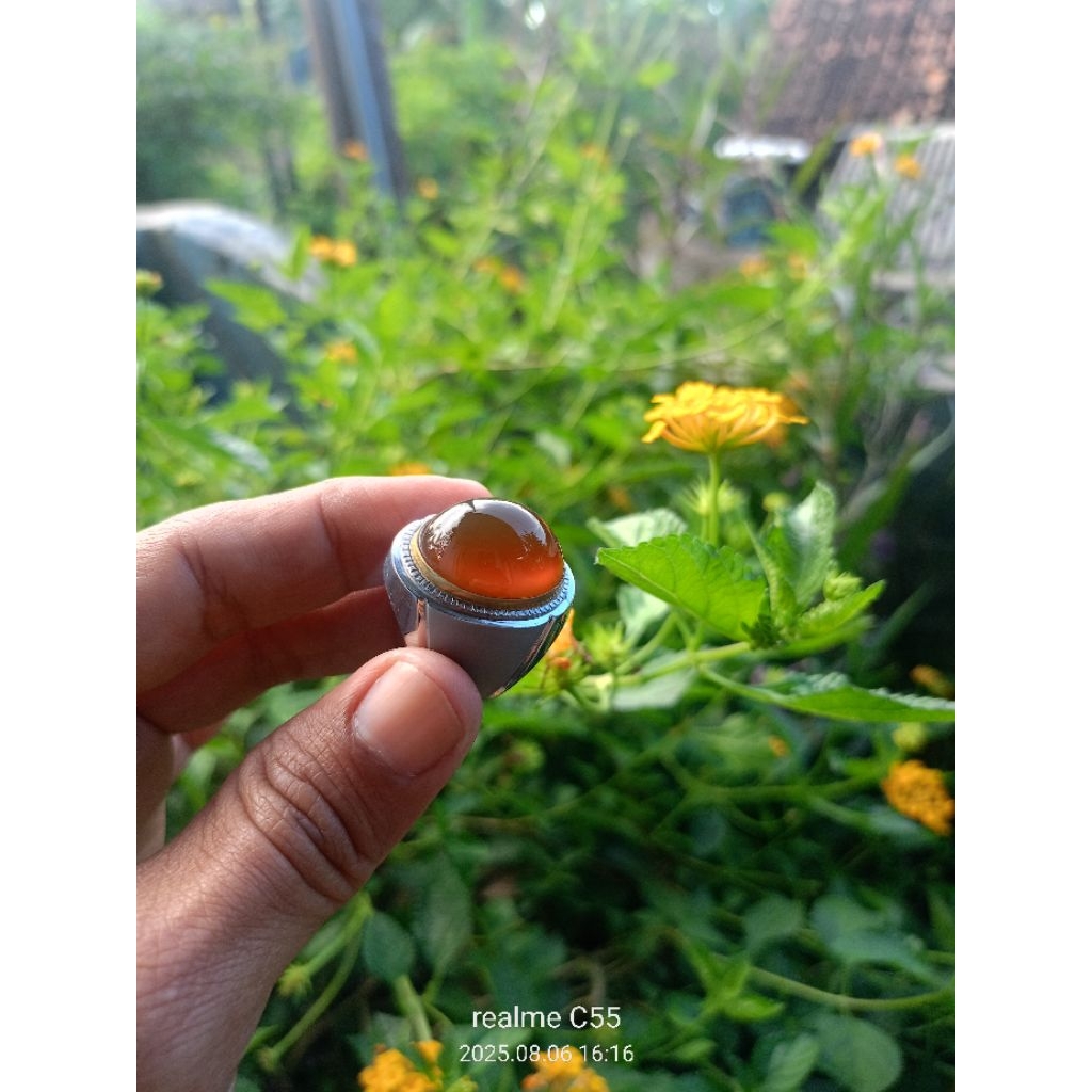 Batu Kalsedon Solar Madu