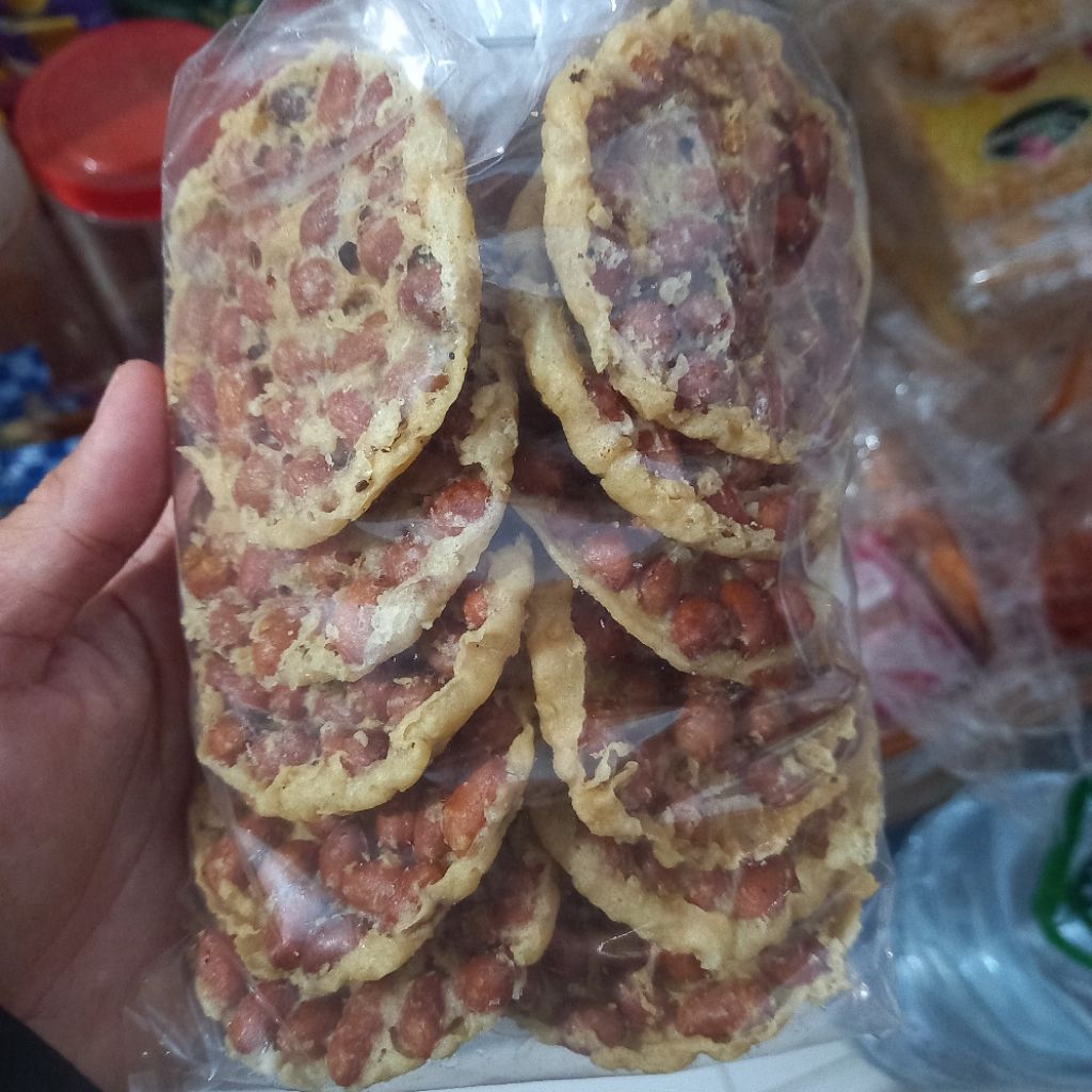

peyek kacang bantul