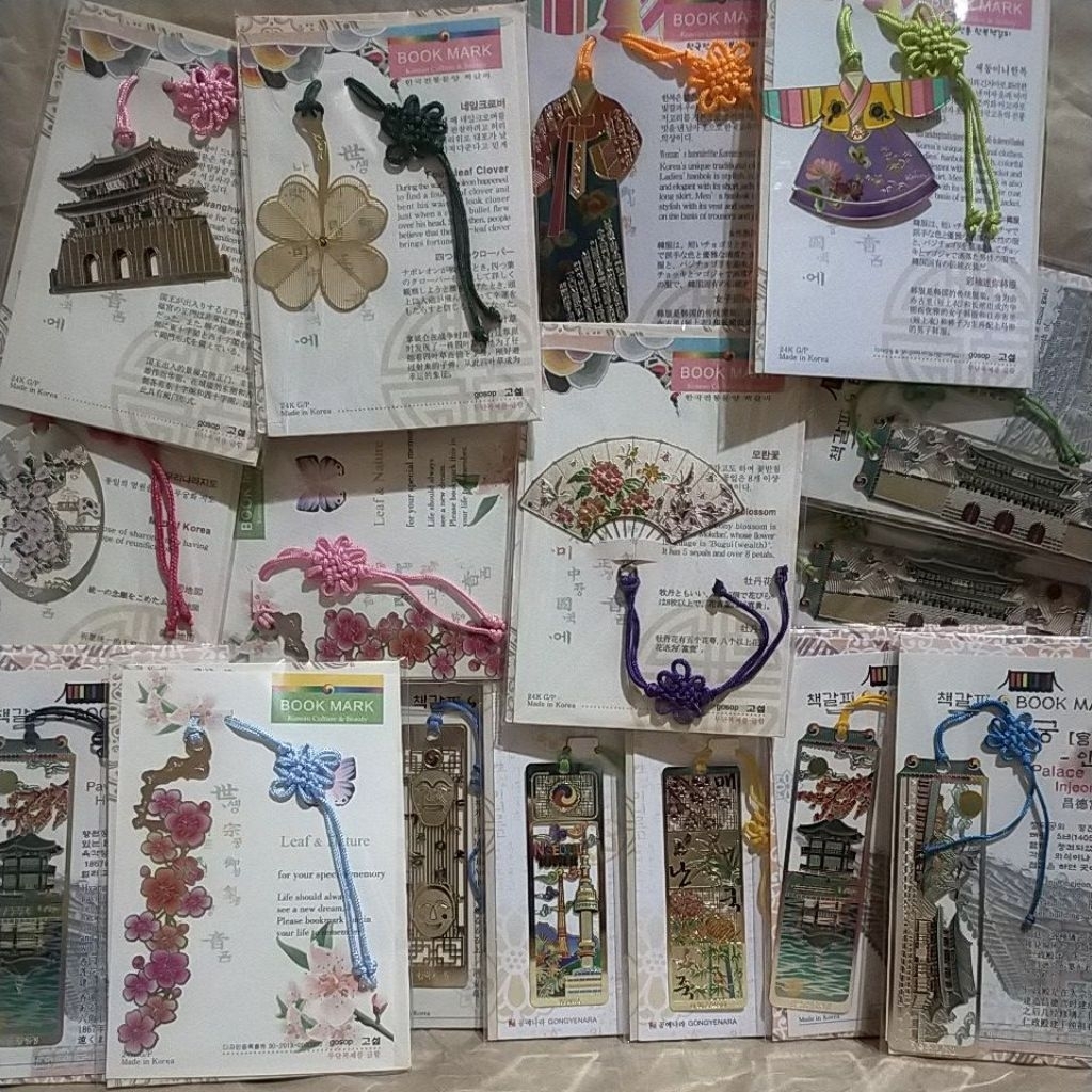 

Bookmark Korea || Pembatas Buku Suvenir Korea