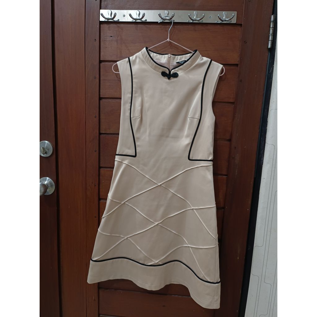 [Preloved] HUE Cheongsam Wanita Size S