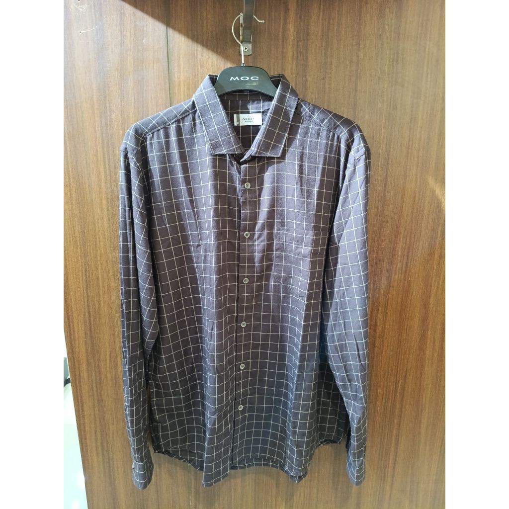 kemeja kotak-kotak moc