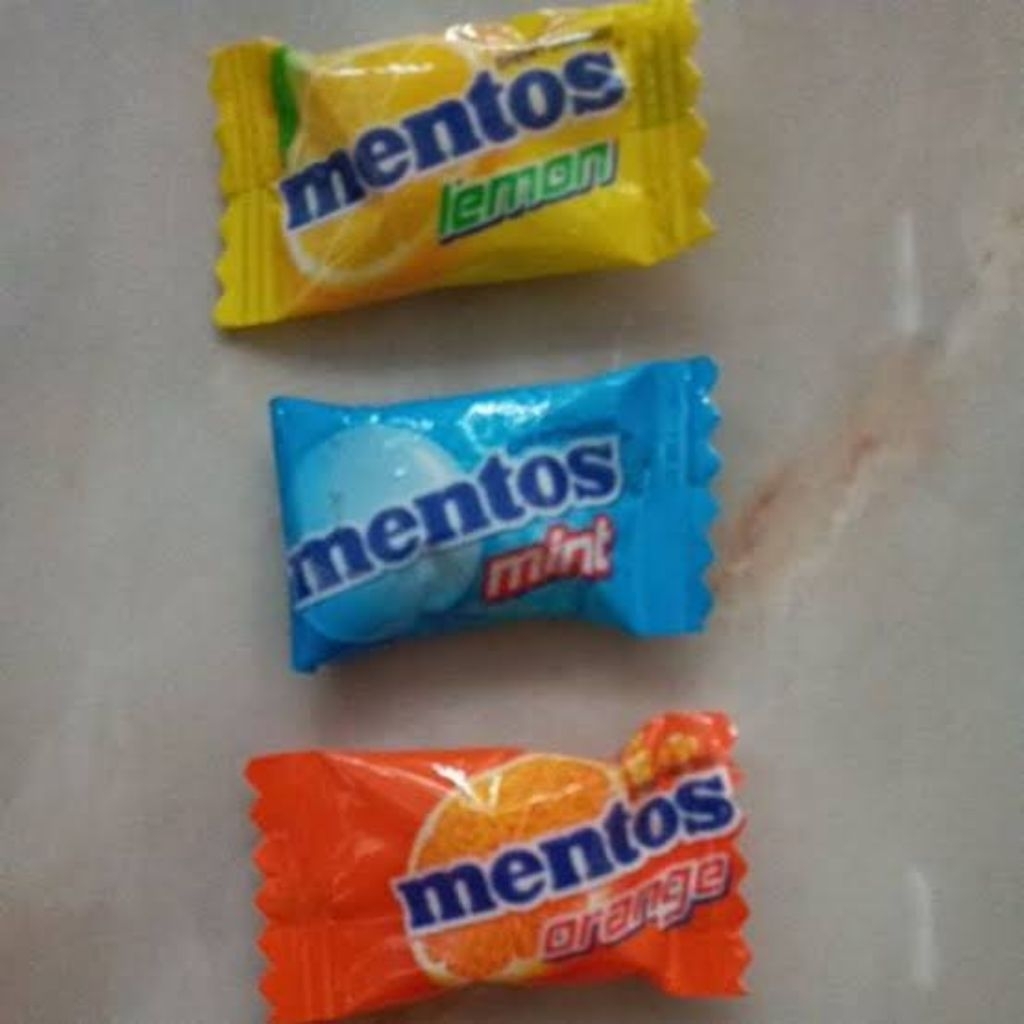 

( 10 pcs ) Permen Merek Random