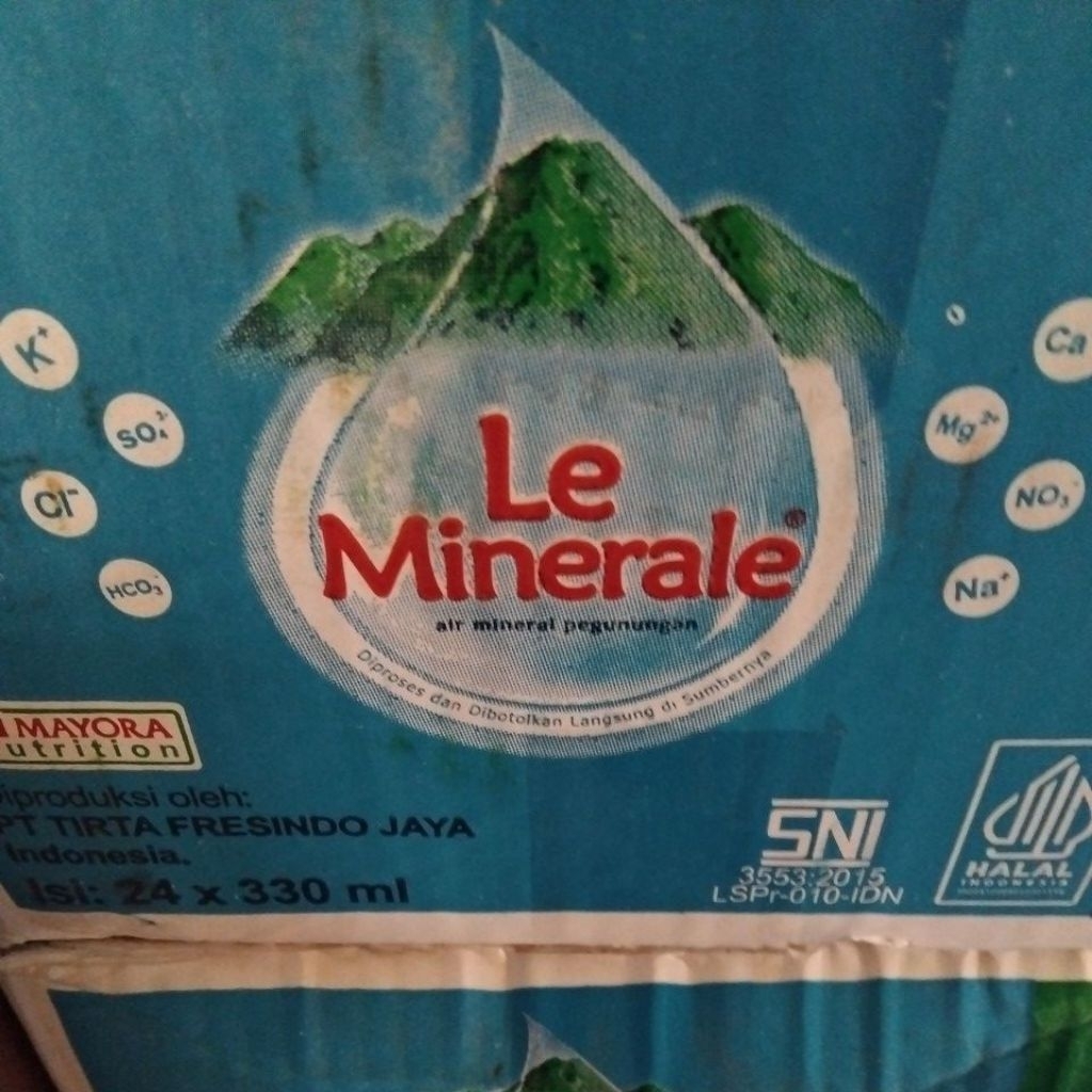 

Le Minerale ukuran 330 ml berisi 24 botol. Harga satu dus Le Minerale 330 ml bervariasi,