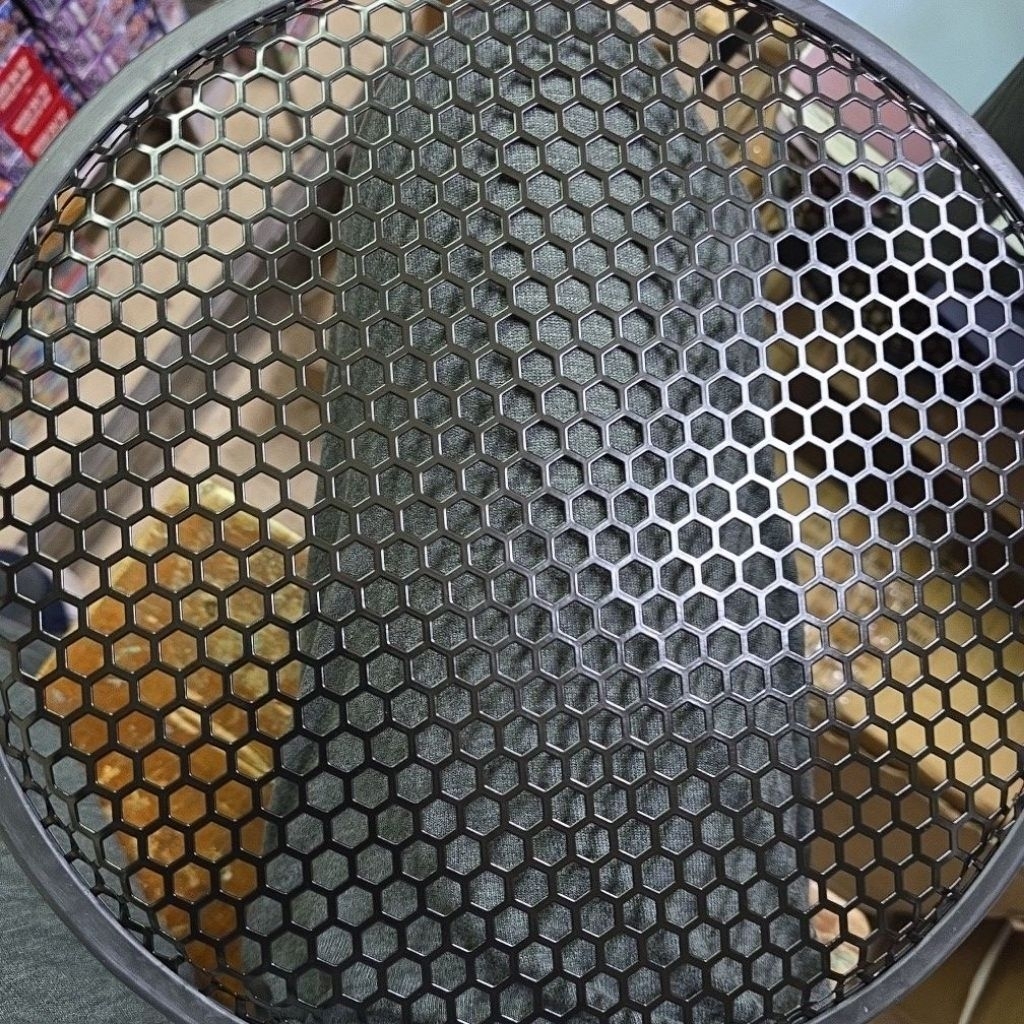 GRILL GRIL PENUTUP SPEAKER 12in BESI IMPORT