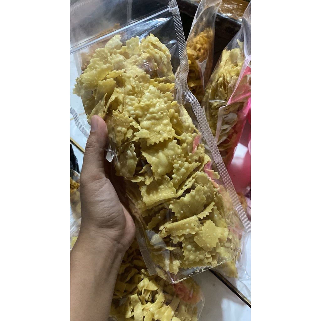 

cemilan kue bawang