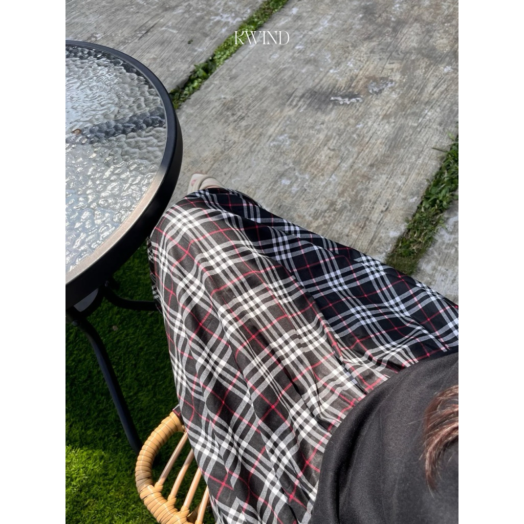 [KWIND] Rok Midi Kotak Kotak Medium Petite Hitam Merah Putih Murah Aesthetic