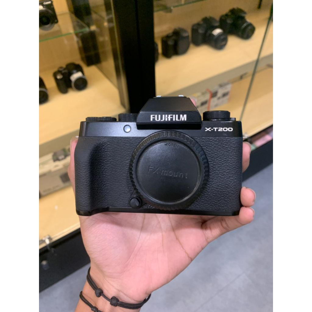 FUJIFILM XT200