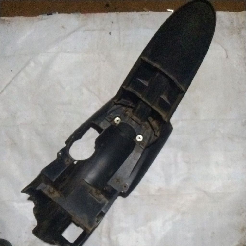 spakbor belakang suzuki spin bekas