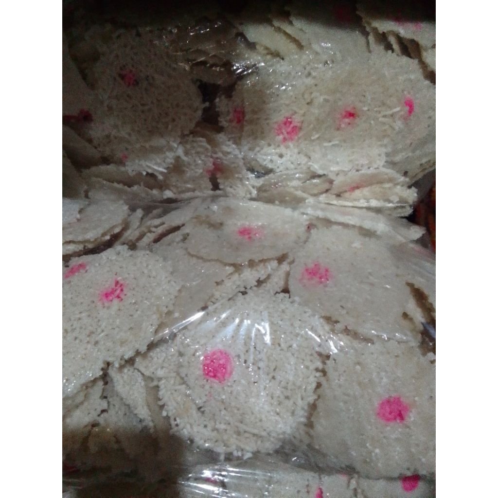 

kerupuk petulo tul atau eyek eyek