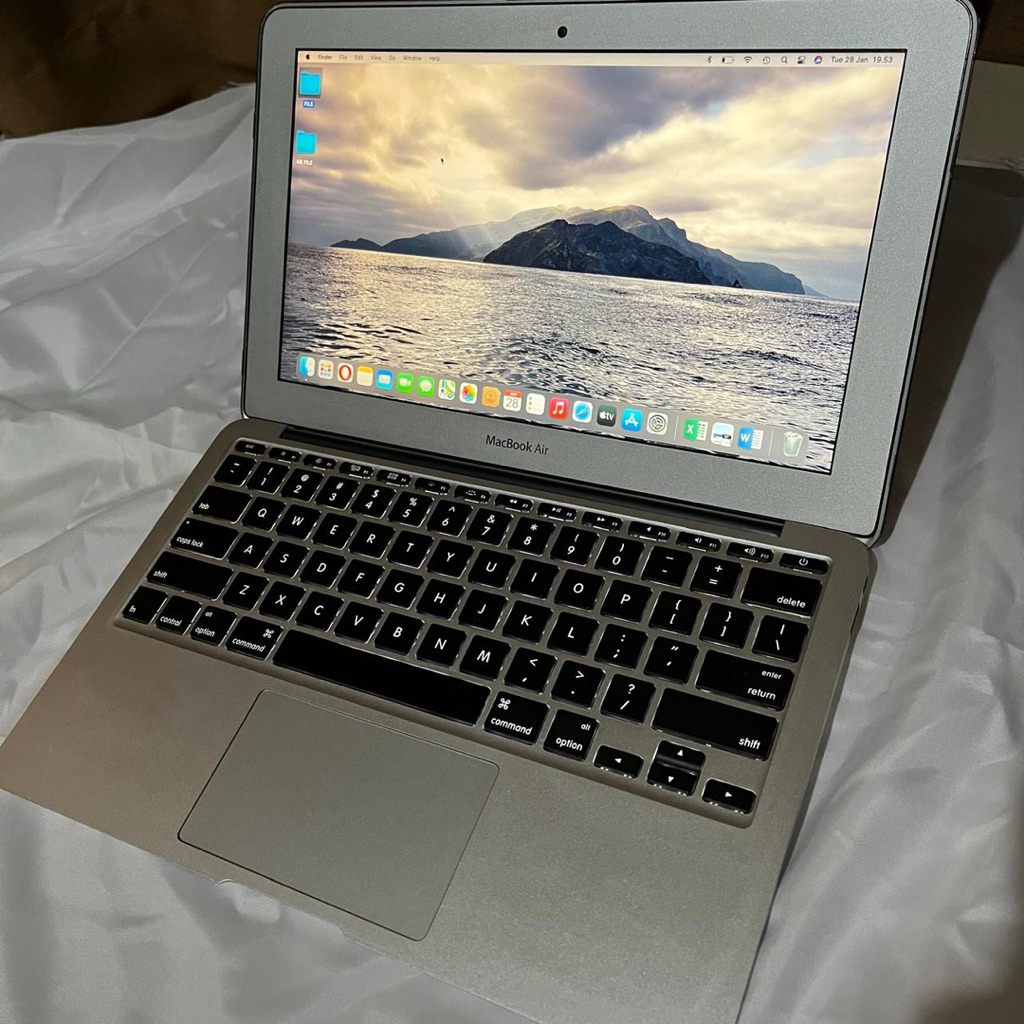 Macbook air 11” mid 2013