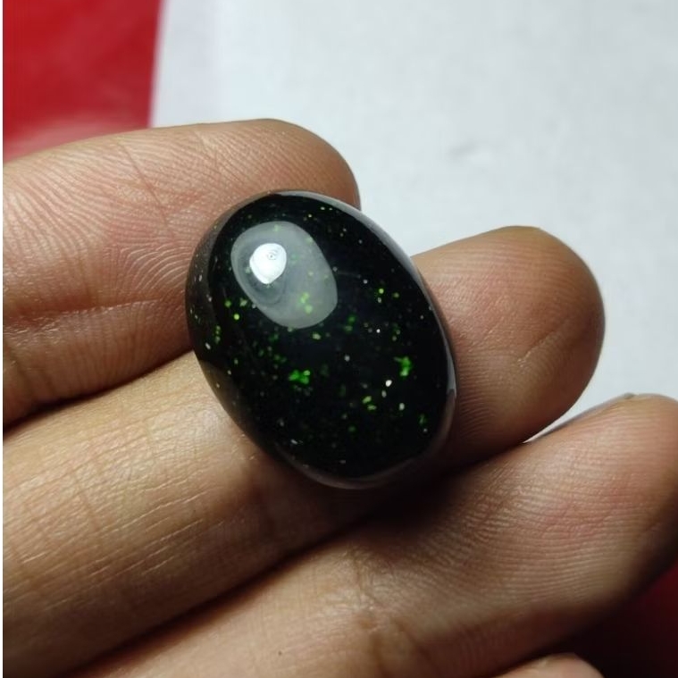 Batu pasir intan hijau natural