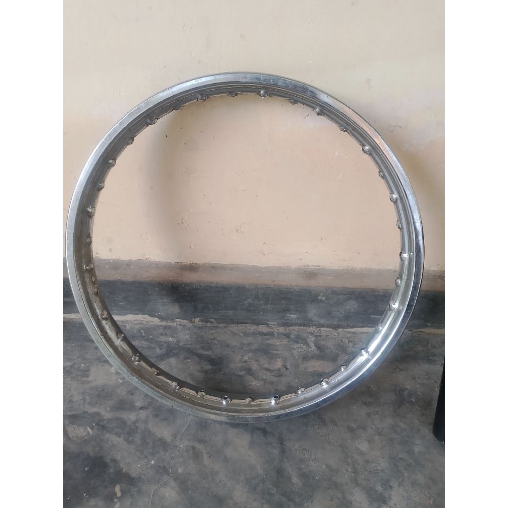 velg depan Honda win Ahm