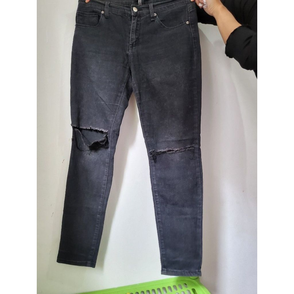 Forever 21 jeans size 42