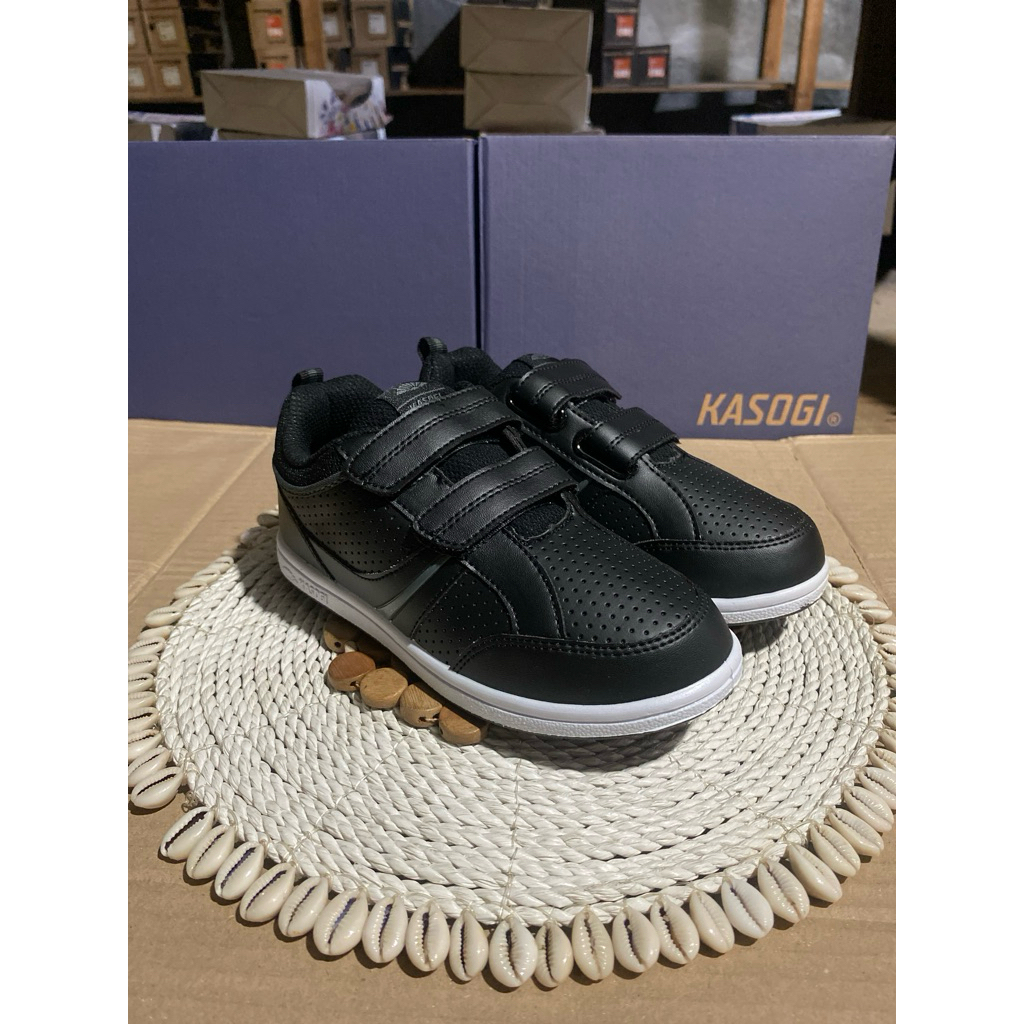 Sepatu sekolah - dhaka by kasogi warna hitam putih