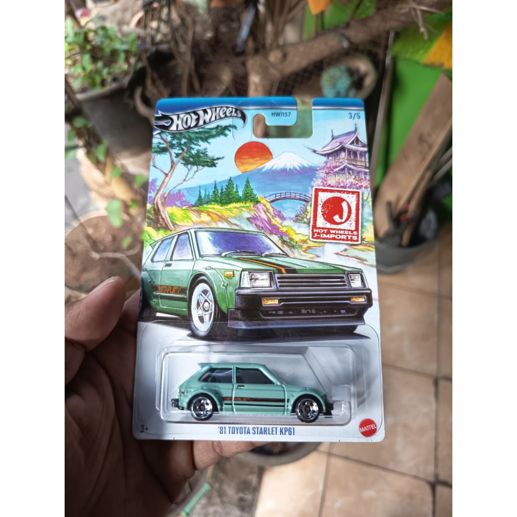 Hot Wheels '81 Toyota Starlet KP61 . 

