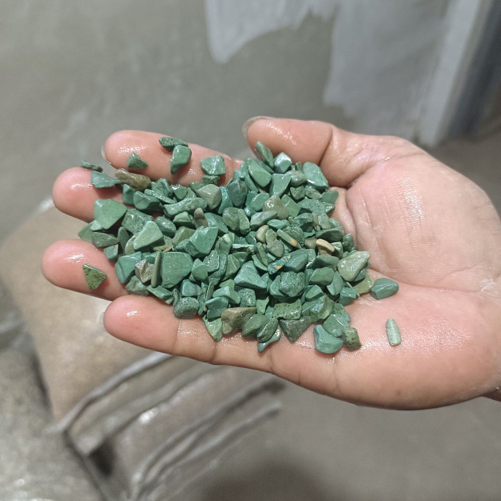 Batu Hijau Italy Import 1kg/ Batu Ares Hijau / Aquarium / Hiasan Taman / Batu Koral Hijau