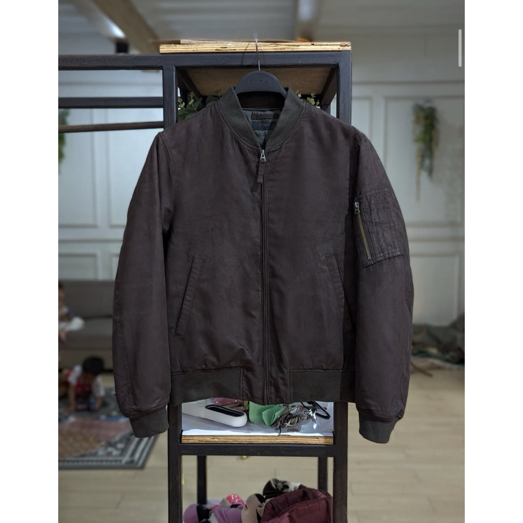 jaket uniqlo suede