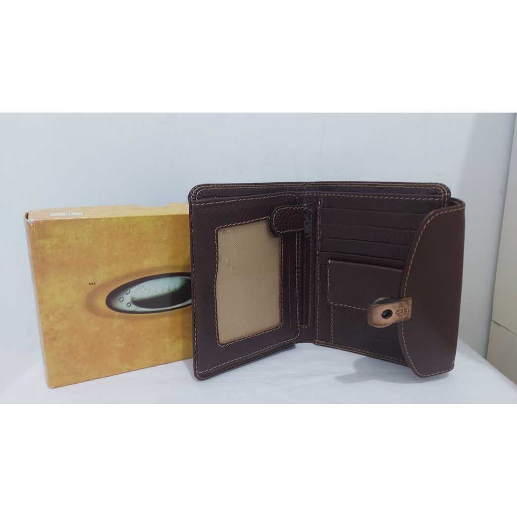 DOMPET COSSET