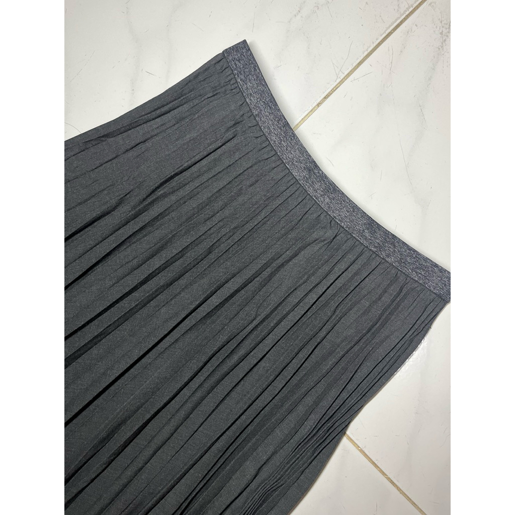 Uniqlo Original :C - Rok Plisket / Rempel Carcoal Grey